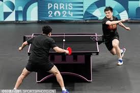 前锋关键时刻进球锁定胜利