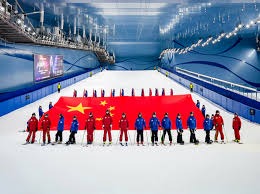 懂球帝海报：十载白巷，东方之光